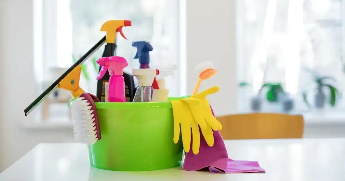 Signs It’s Time to Replace Your Cleaning Tools
